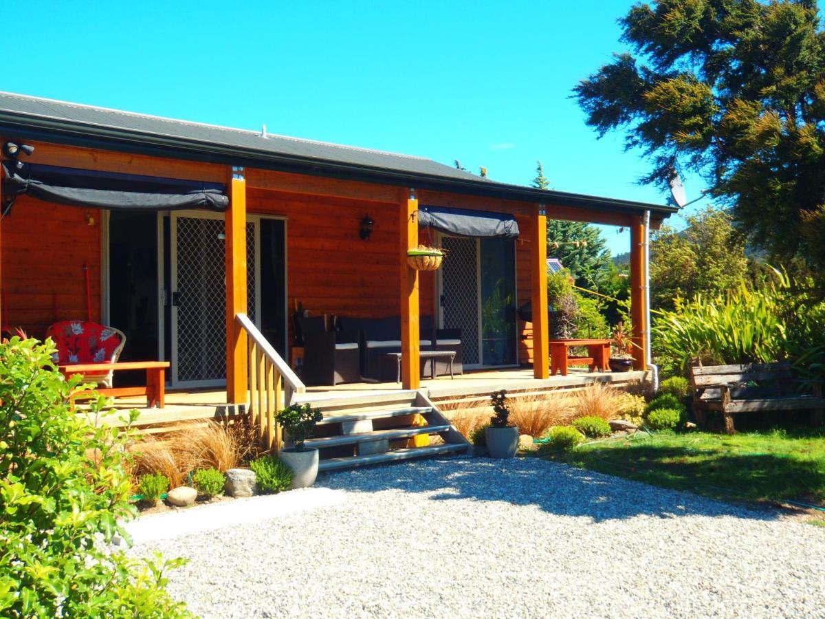 Lakefront Fantail Cottage Lake Hawea, Wanaka Exterior foto